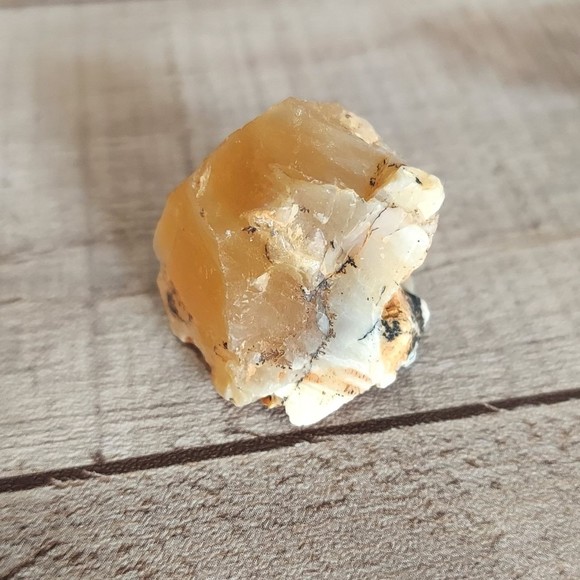 Natural Yellow Opal Stone from Tanzania Rough Gemstone - Picture 4 of 7